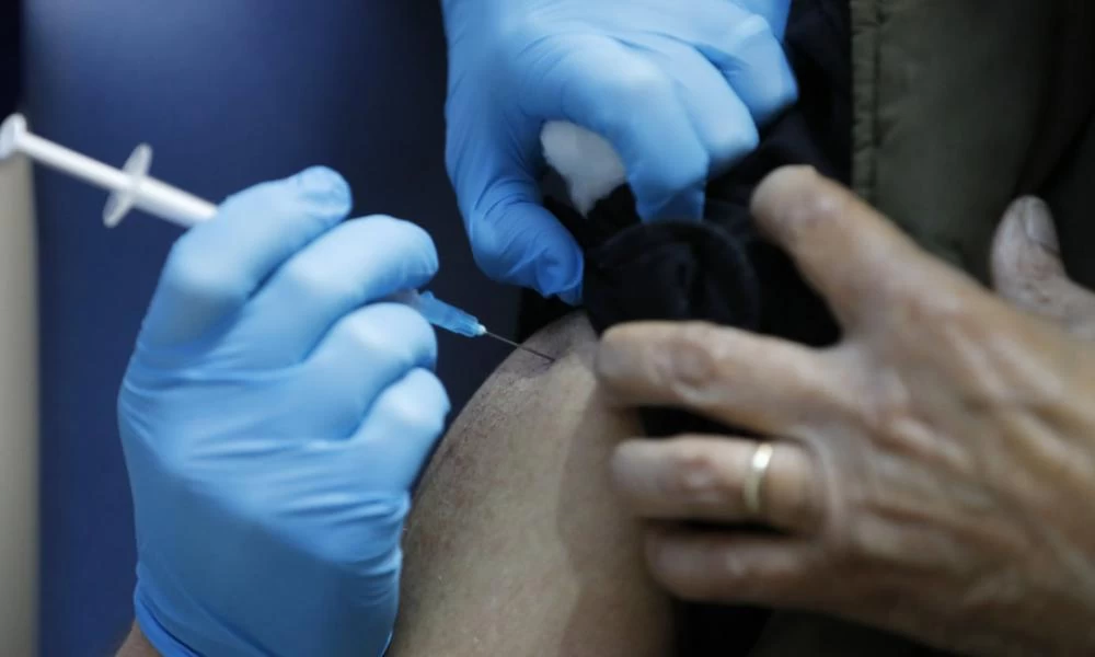 Με στελέχη των Ενόπλων Δυνάμεων θα ενισχυθούν τα εμβολιαστικά κέντρα